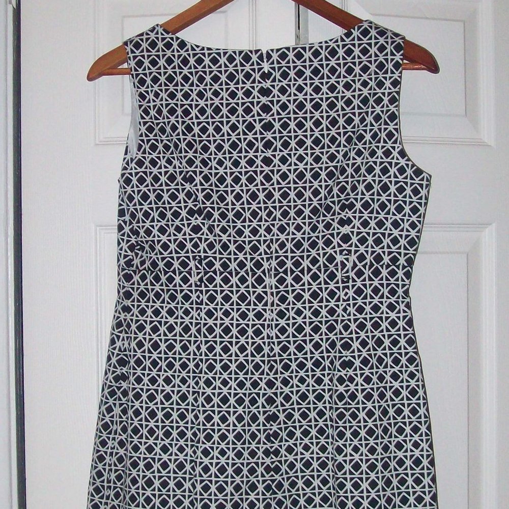 Talbots, Fully Lined, Sleeveless, High Waisted Dress, "LIKE NEW" Size 8.
